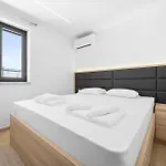 Vista&residence By Istrabook ميدولين