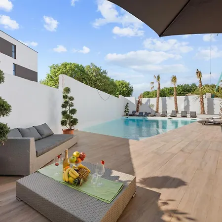 Vista&residence By Istrabook * ميدولين