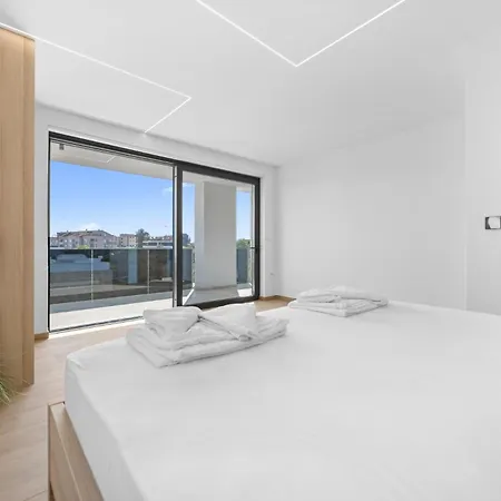 Villa Vista 1&2 By Istrabook *