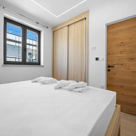 Vista 1&2 By Istrabook Villa *