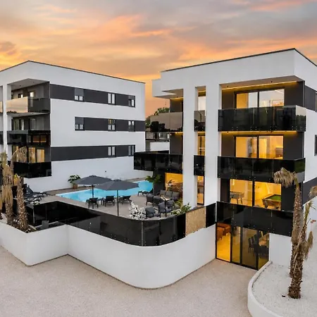 Vista 1&2 By Istrabook Villa