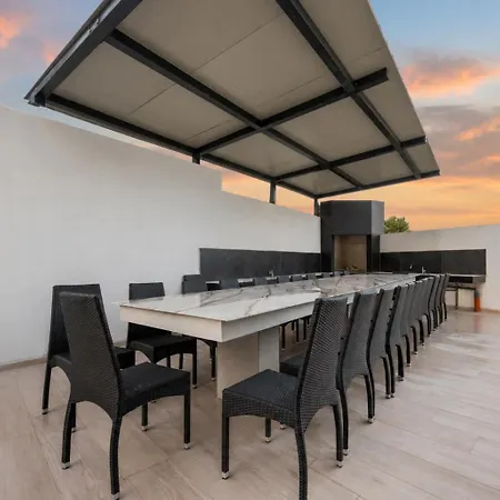 Villa Vista 1&2 By Istrabook