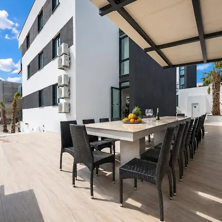 Villa Vista 1&2 By Istrabook *