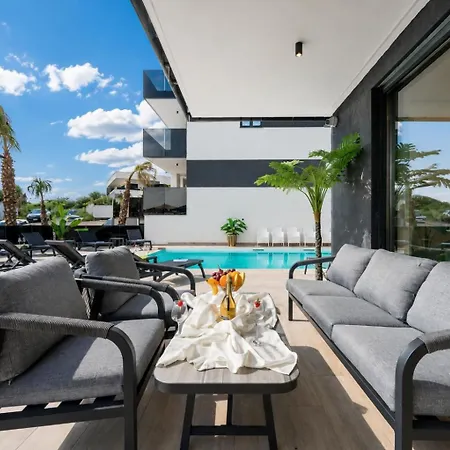 Vista 1&2 By Istrabook Villa *